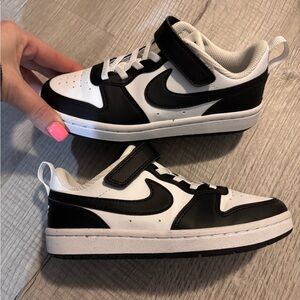 Nike sneakers black/ white combo